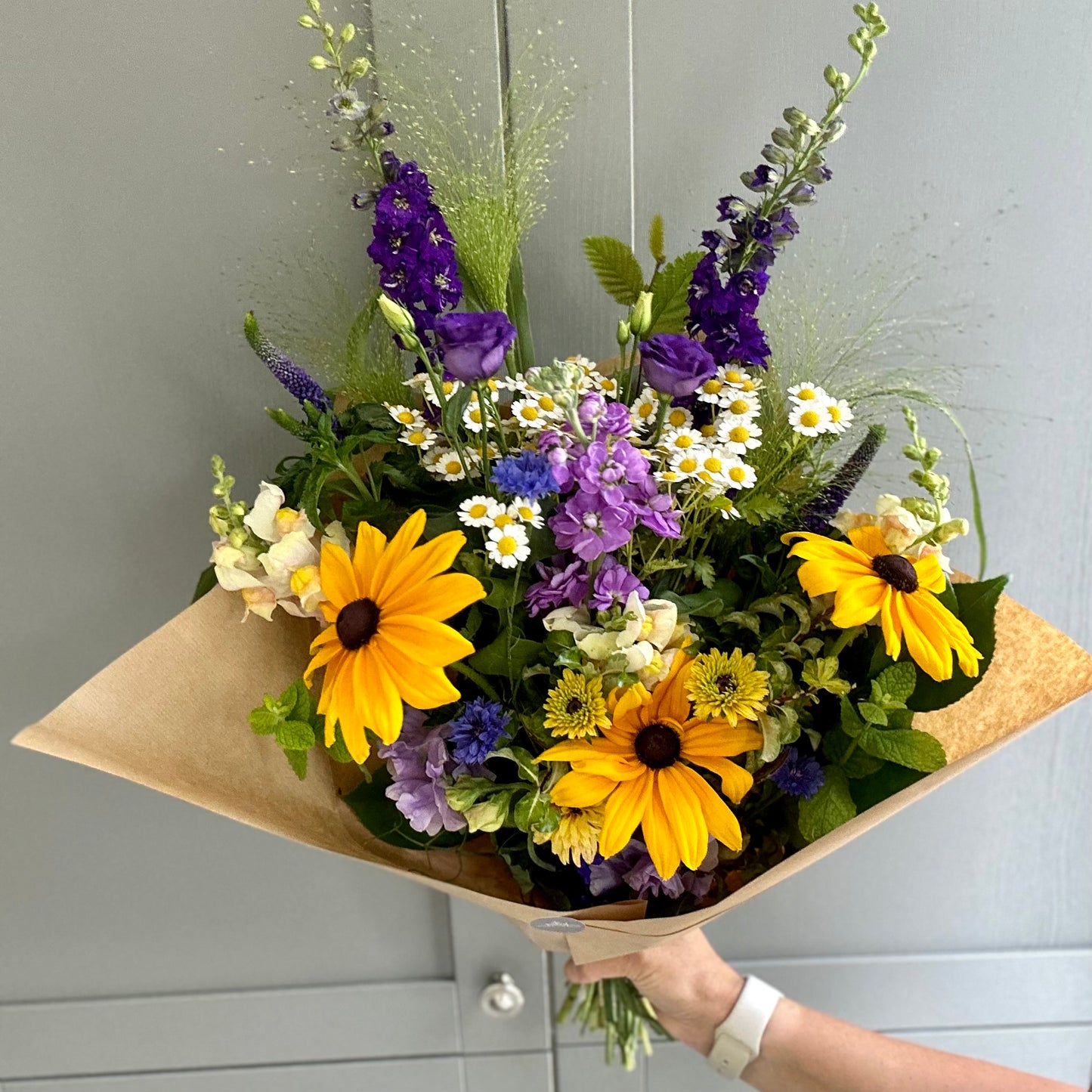 September Friday Flowers - Standard Bunch